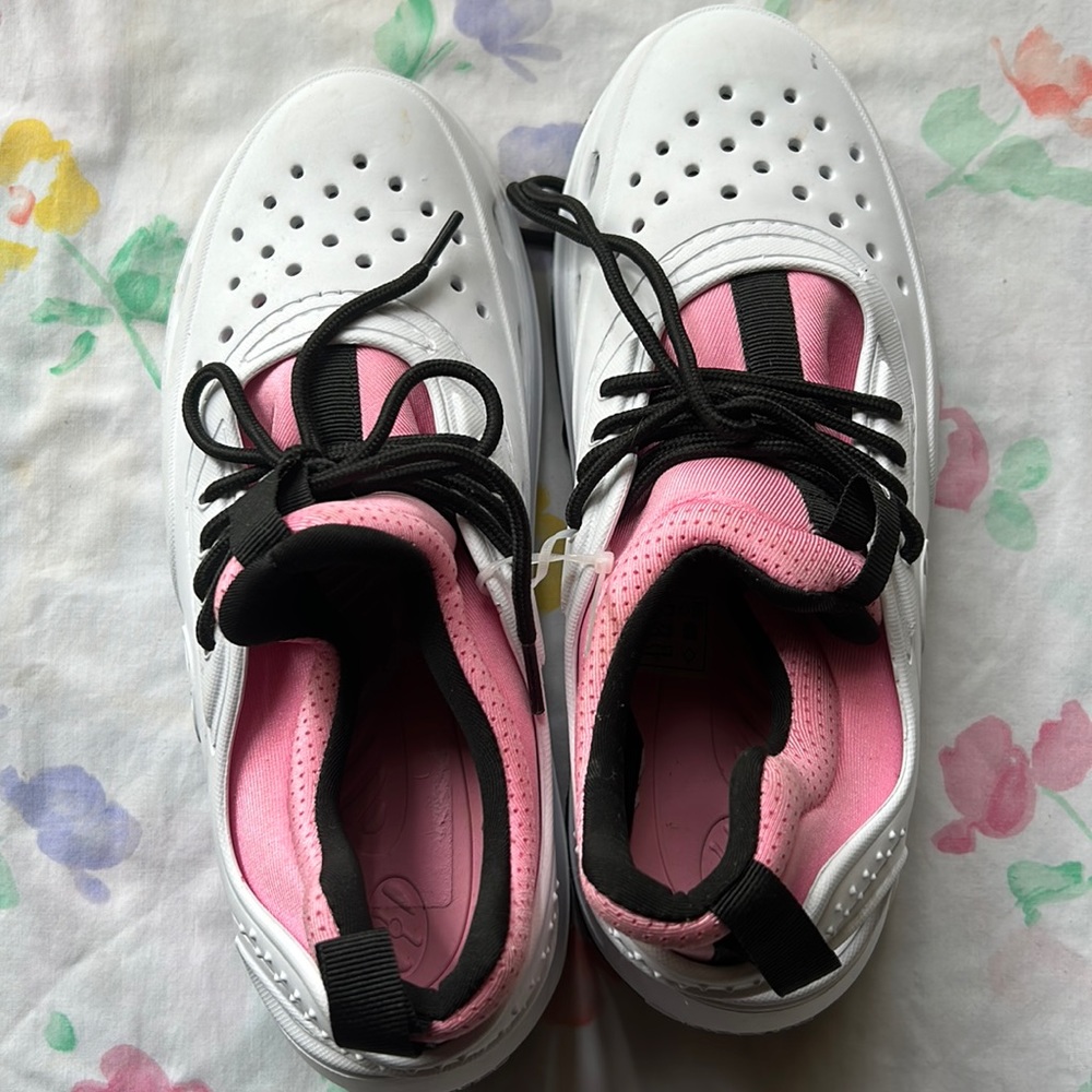 Wheeled shoes